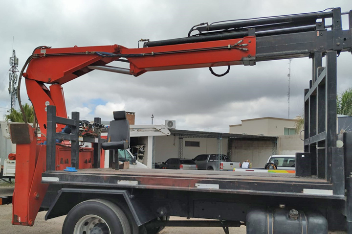 Vendo grúa usada en excelente estado